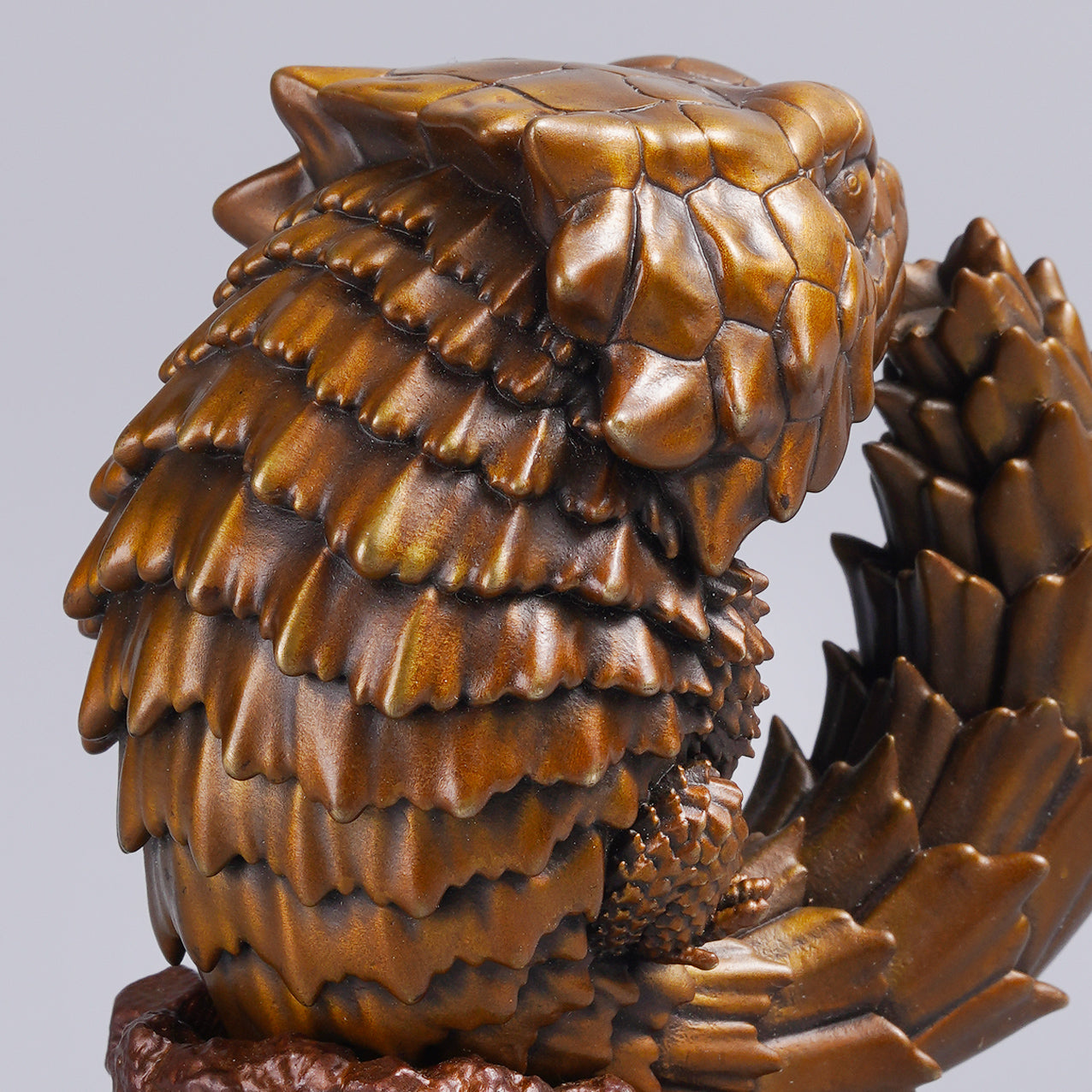 Armadillo Lizard Bronze Statue