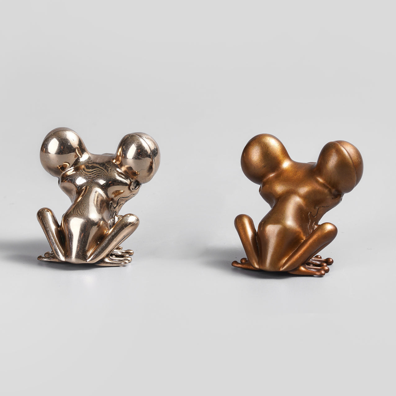 Red-eyed Tree Frog Bronze Figurine