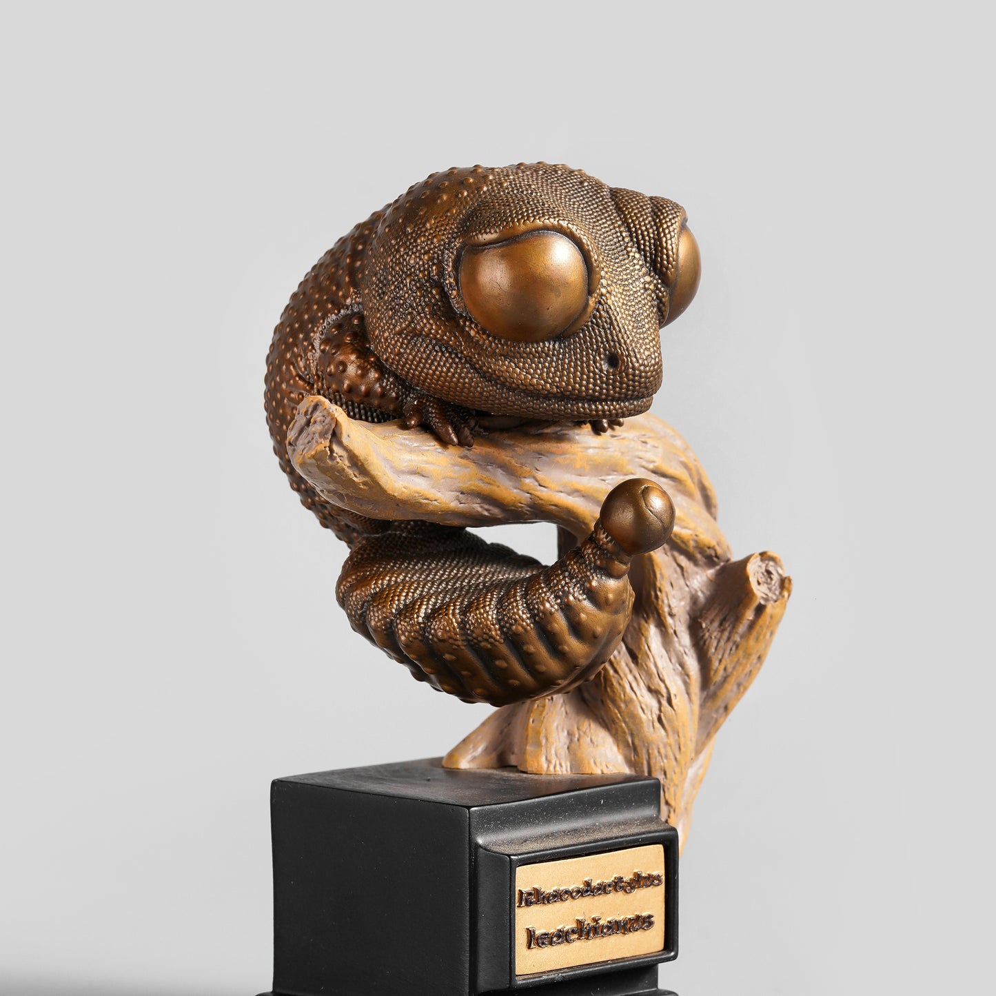 Bronze Knob-Tailed Gecko Statue
