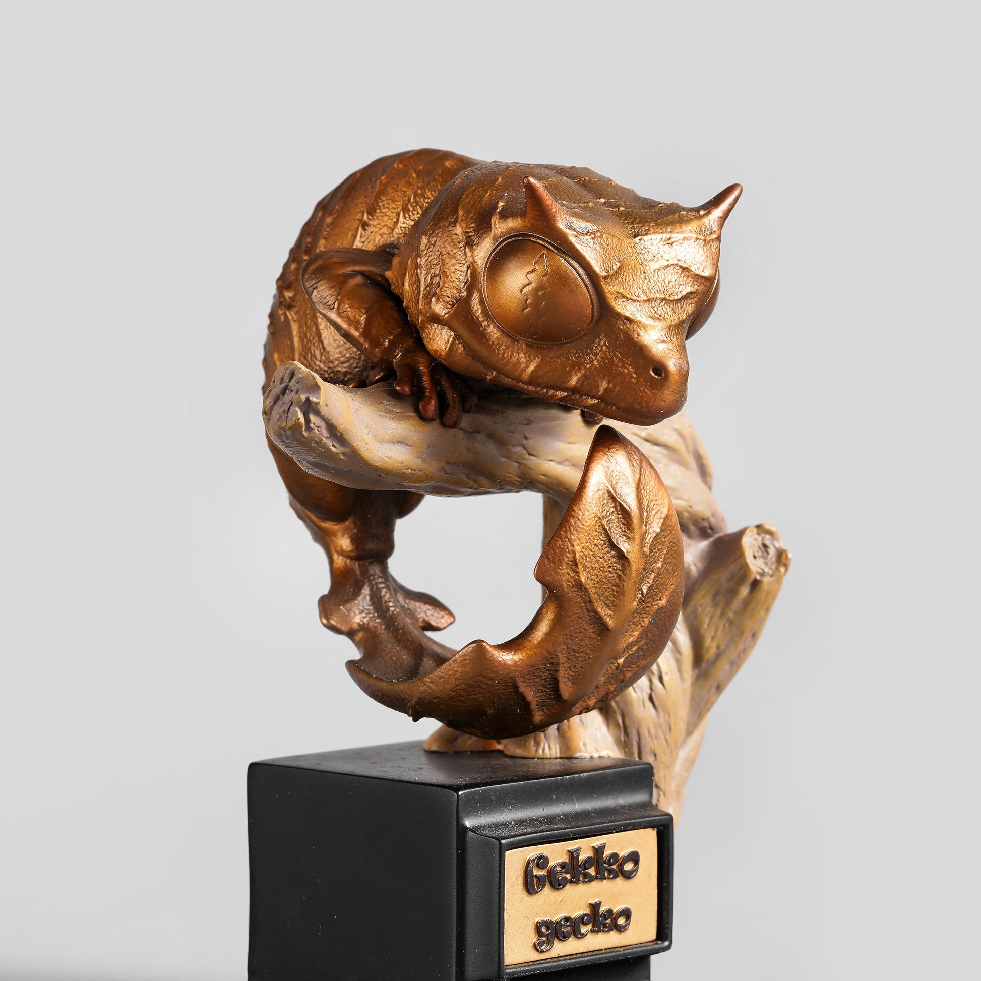 Bronze Satanic Leaf Tailed Geckos Statue