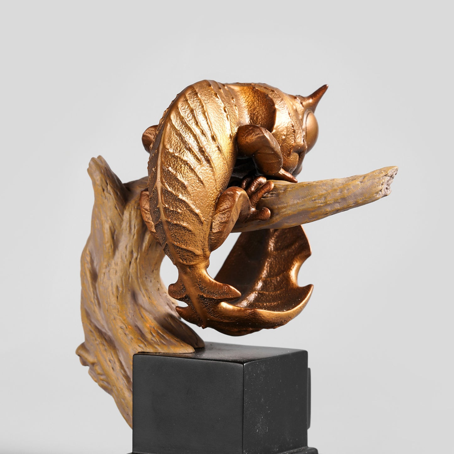 Bronze Satanic Leaf Tailed Geckos Statue