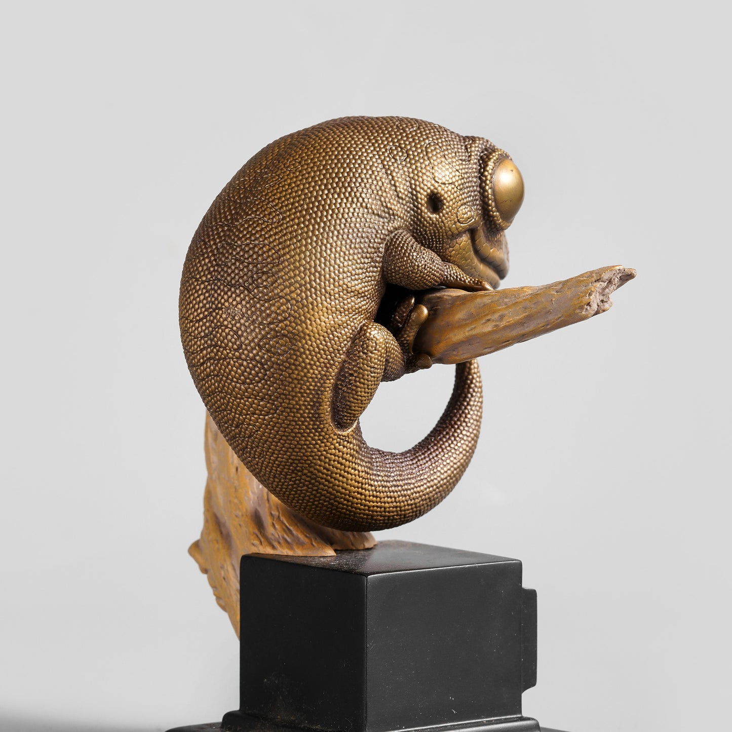 Bronze Madagascan Day Gecko Statue