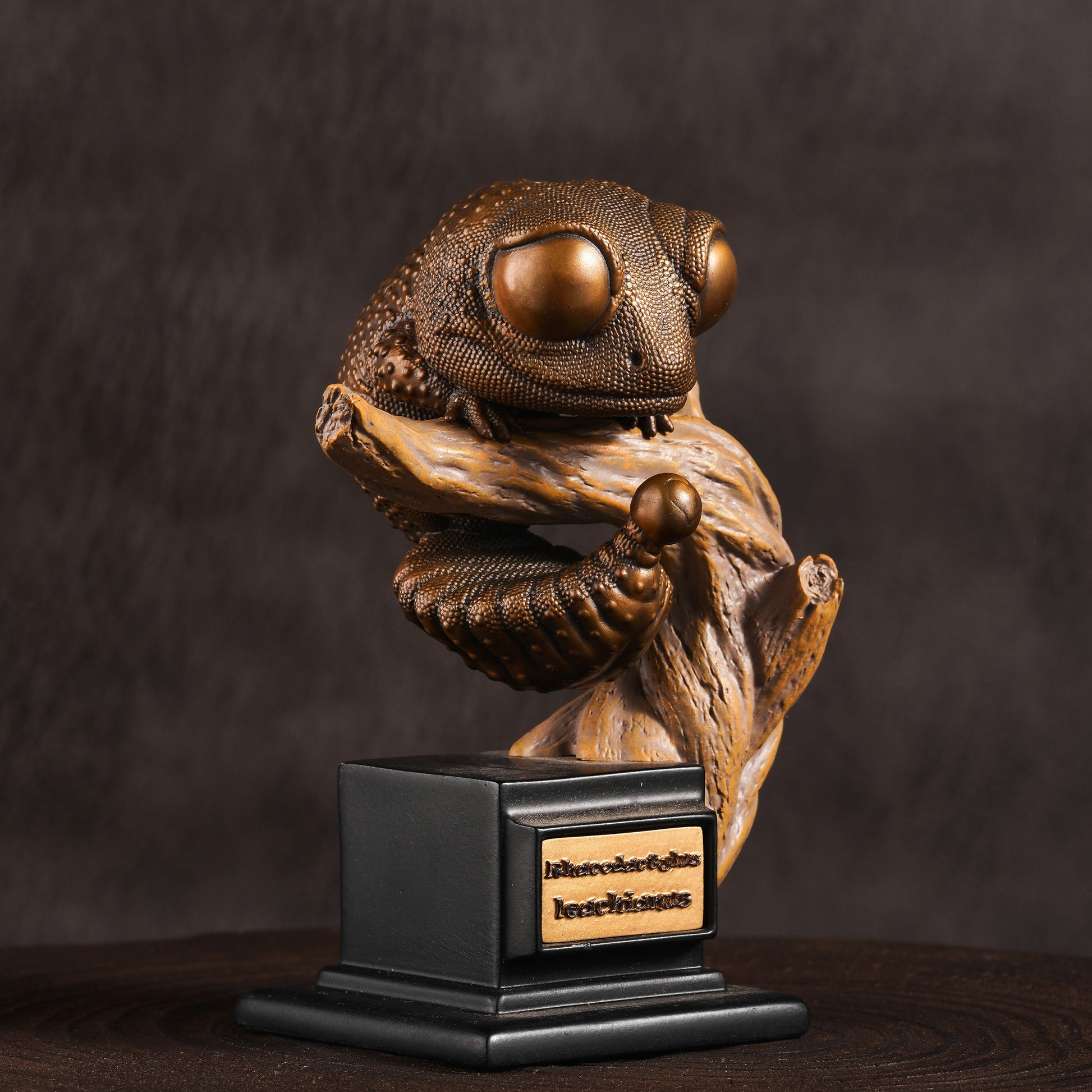 Bronze Knob-Tailed Gecko Statue