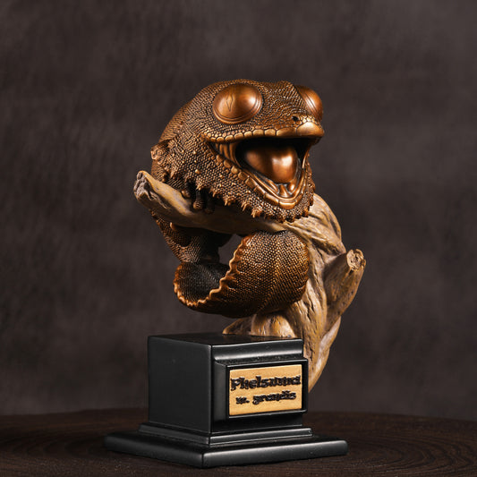 Bronze Leaf-Tailed Geckos Statue