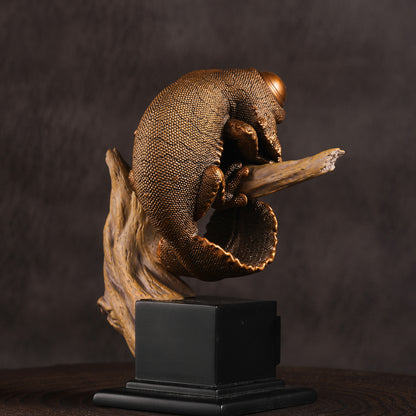 Bronze Leaf-Tailed Geckos Statue