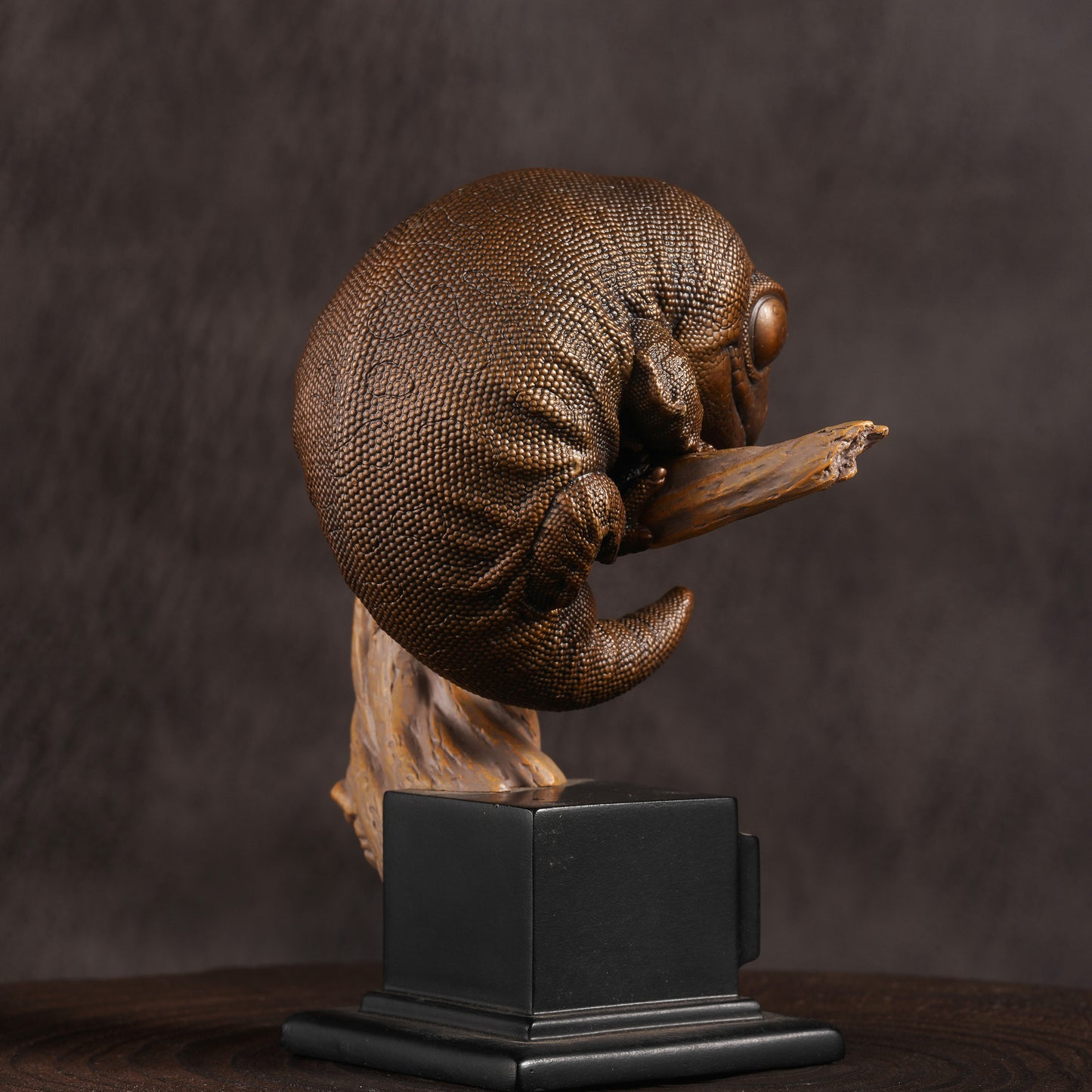 Bronze New Caledonia Giant Gecko Statue