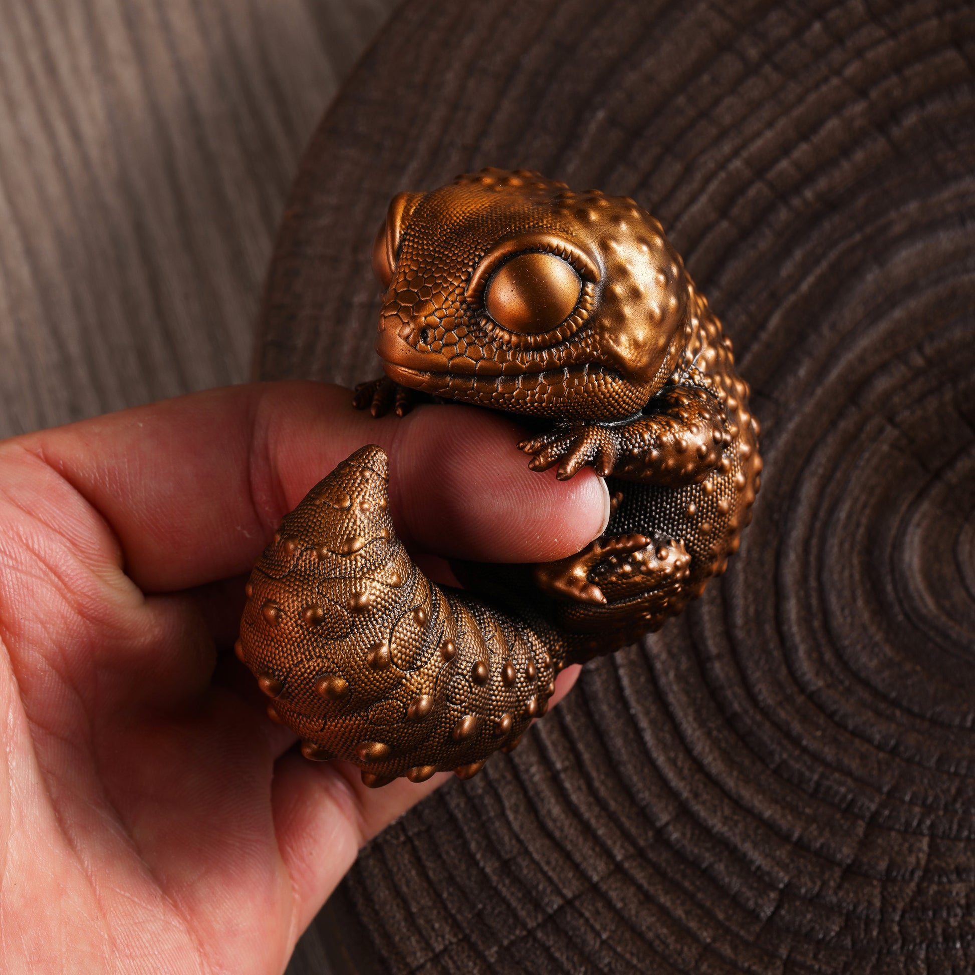 Fat-Tailed Gecko Figurine