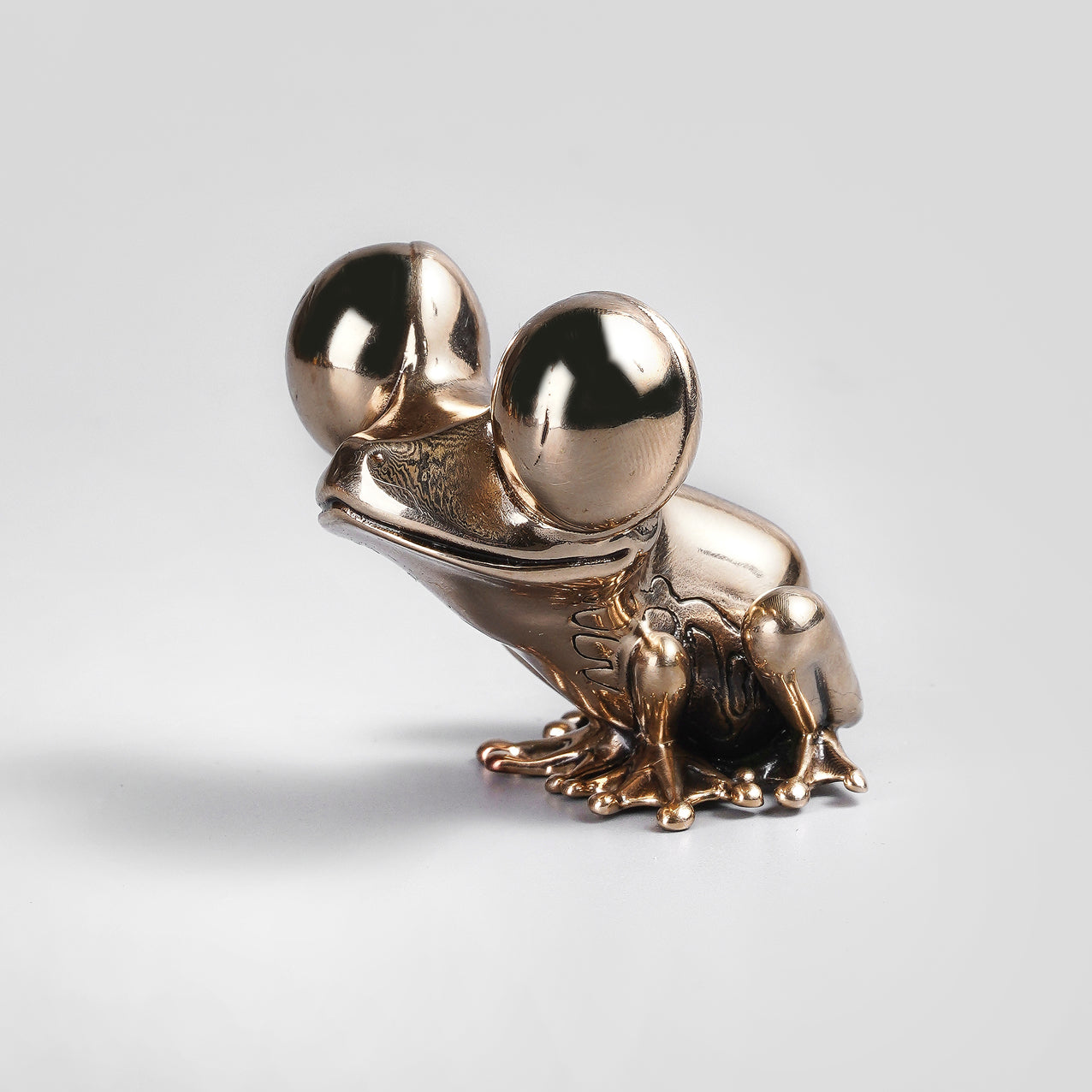 Red-eyed Tree Frog Bronze Figurine